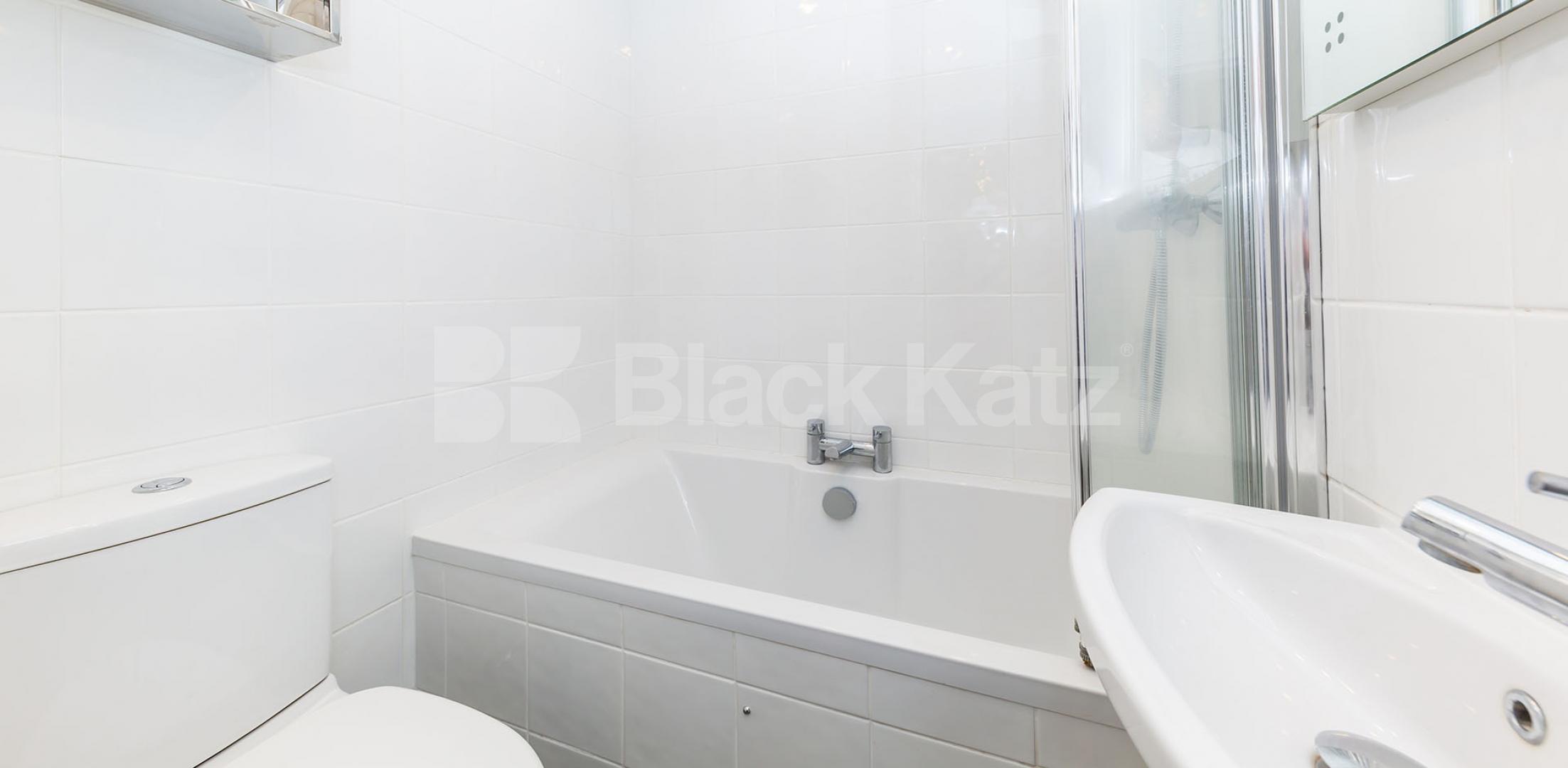 Modern furnished two bed mins to Regents Park and Camden Tube  Parkway, Regents Park